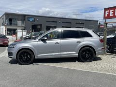 Photo of the vehicle Audi Q7