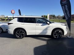 Photo of the vehicle Mitsubishi Outlander