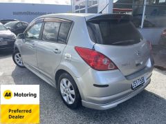 Photo of the vehicle Nissan Tiida