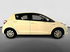 Photo of the vehicle Toyota Vitz