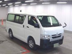 Photo of the vehicle Toyota HiAce