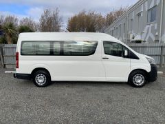 Photo of the vehicle Toyota HiAce