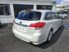 Photo of the vehicle Subaru Legacy