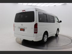 Photo of the vehicle Toyota HiAce