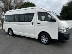 Photo of the vehicle Toyota HiAce