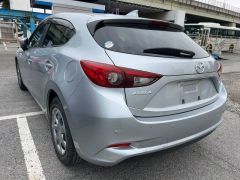 Photo of the vehicle Mazda Axela