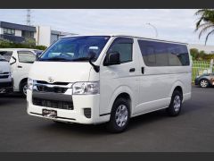 Photo of the vehicle Toyota HiAce