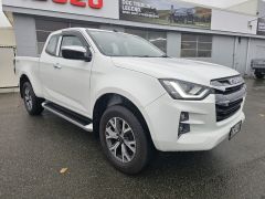 Photo of the vehicle Isuzu D-Max