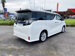 Photo of the vehicle Toyota Vellfire