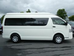 Photo of the vehicle Toyota HiAce