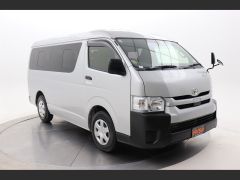 Photo of the vehicle Toyota HiAce