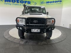 Photo of the vehicle Toyota Land Cruiser