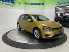 Photo of the vehicle Volkswagen Golf