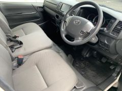 Photo of the vehicle Toyota HiAce