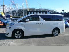 Photo of the vehicle Toyota Vellfire