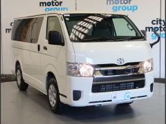 Photo of the vehicle Toyota HiAce