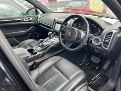 Photo of the vehicle Porsche Cayenne