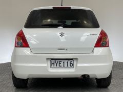 Photo of the vehicle Suzuki Swift