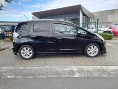 Photo of the vehicle Honda Fit