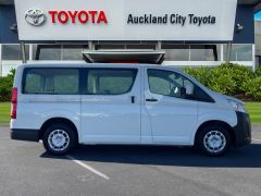 Photo of the vehicle Toyota HiAce