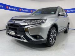 Photo of the vehicle Mitsubishi Outlander