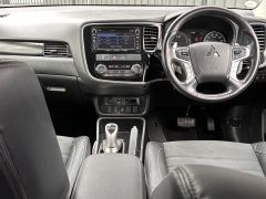 Photo of the vehicle Mitsubishi Outlander