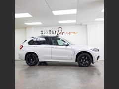 Photo of the vehicle BMW X5