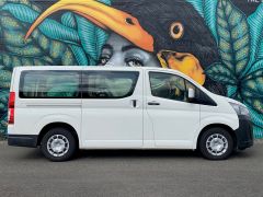 Photo of the vehicle Toyota HiAce