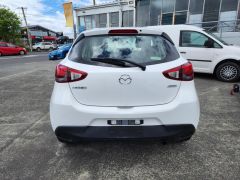 Photo of the vehicle Mazda Demio