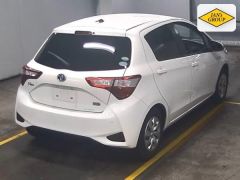 Photo of the vehicle Toyota Vitz