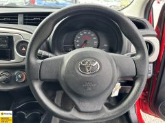 Photo of the vehicle Toyota Vitz