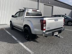 Photo of the vehicle Isuzu D-Max