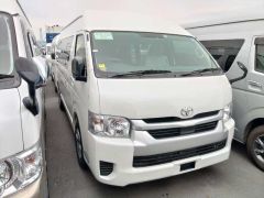 Photo of the vehicle Toyota HiAce