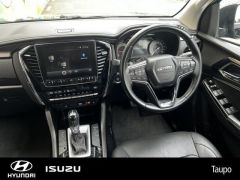 Photo of the vehicle Isuzu MU-X