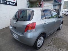 Photo of the vehicle Toyota Vitz