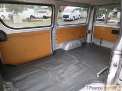 Photo of the vehicle Toyota HiAce