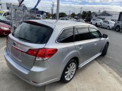 Photo of the vehicle Subaru Legacy