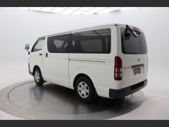 Photo of the vehicle Toyota HiAce