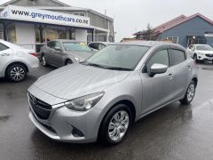 Photo of the vehicle Mazda Demio