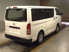 Photo of the vehicle Toyota HiAce