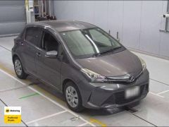 Photo of the vehicle Toyota Vitz