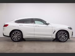 Photo of the vehicle BMW X4