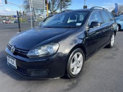 Photo of the vehicle Volkswagen Golf