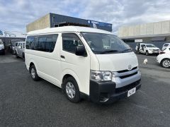 Photo of the vehicle Toyota HiAce