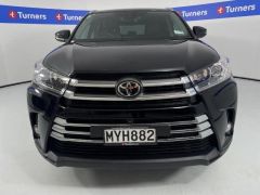 Photo of the vehicle Toyota Highlander