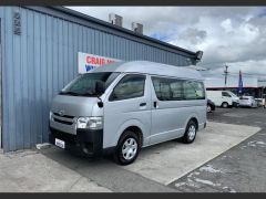 Photo of the vehicle Toyota HiAce