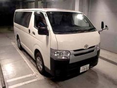 Photo of the vehicle Toyota HiAce