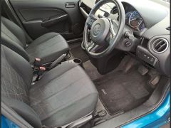 Photo of the vehicle Mazda Demio