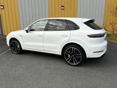 Photo of the vehicle Porsche Cayenne