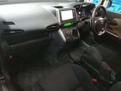 Photo of the vehicle Toyota Wish